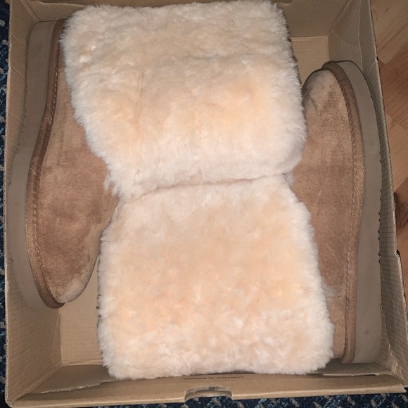 Chestnut Uggs (Patten Style) - Picture 7 of 8